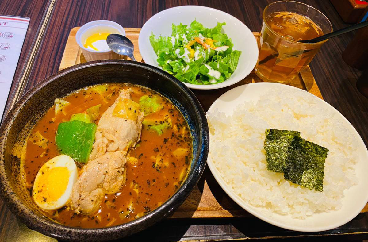 中央区にある『カレー食堂 心 さいたま新都心店』で『ランチセット』食べてみた。