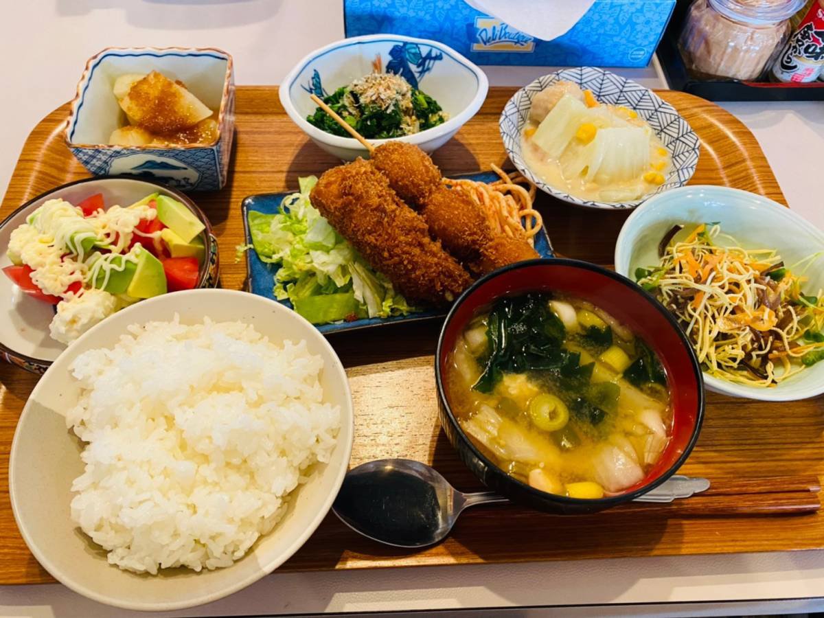 北区日進町の家庭的なお店『三丁目にしや食堂』でボリューム満点『にしや御前』行って食べてみた。